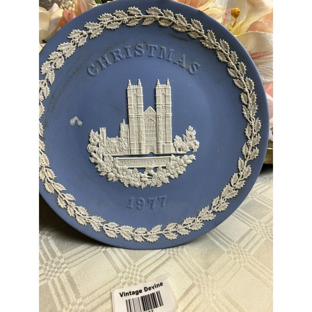 Vintage 1977 Westminster Abbey Wedgwood Blue White Christmas Plate